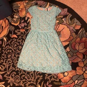Lace Kensie dress